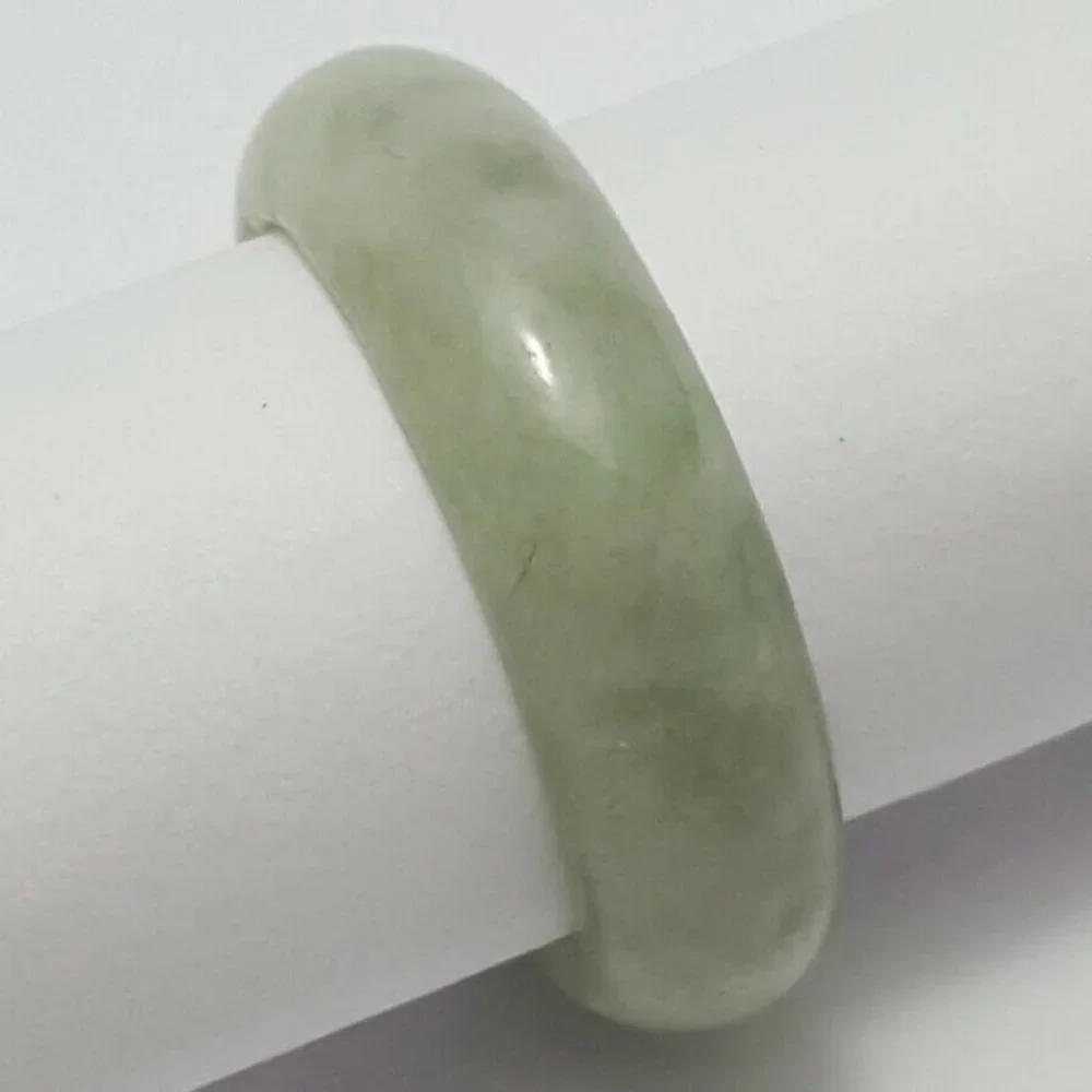 Beautiful Green Jade Wedding Ring Band Size 5 - Nice!